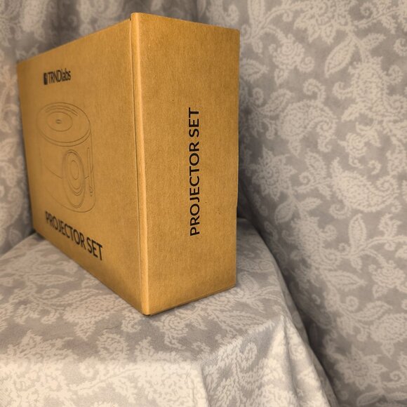 NEW IN BOX TRNDlabs Mini Projector Set - Picture 4 of 6